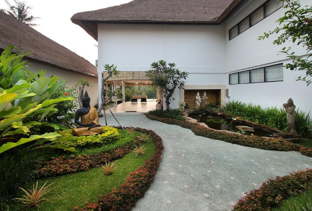 Frangipani Villas Ubud  Exterior photo